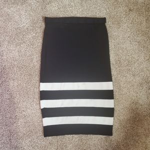 😎 Black and White Striped Pencil Skirt